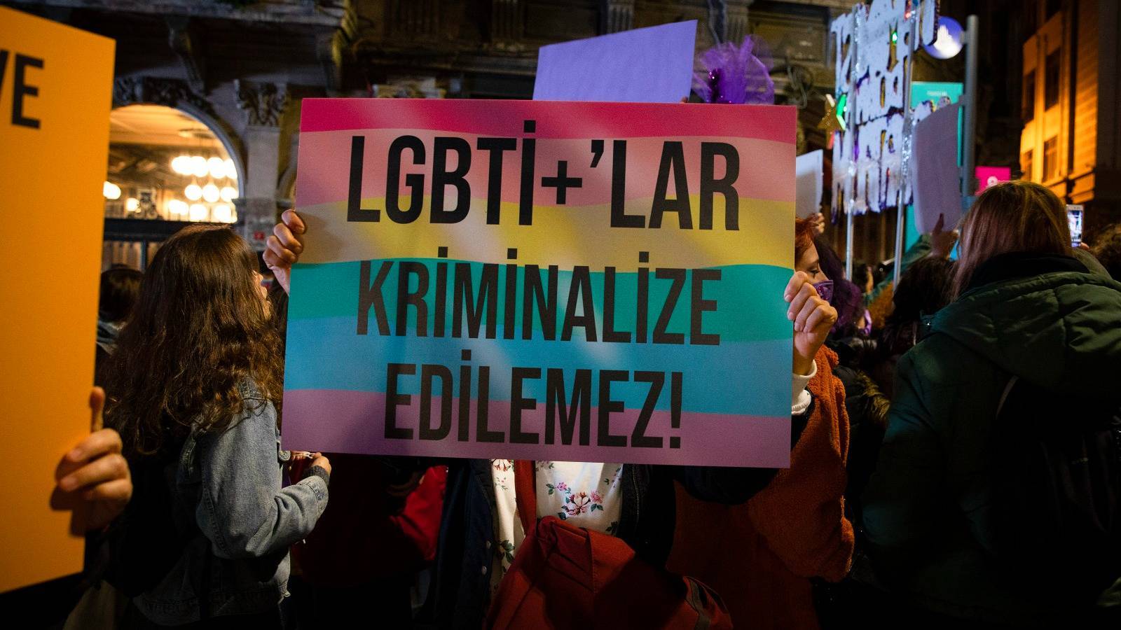 ‘Aile Yılı’na Diyanet’ten ayrımcı destek: LGBTİ+’lar Cuma hutbesinde “sapkınlık” sözleriyle hedef oldu